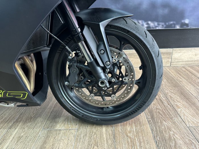 2025 Triumph DAYTONA 660 Black
