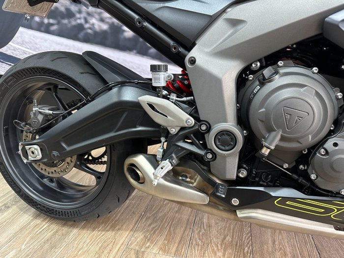 2025 Triumph DAYTONA 660 Black