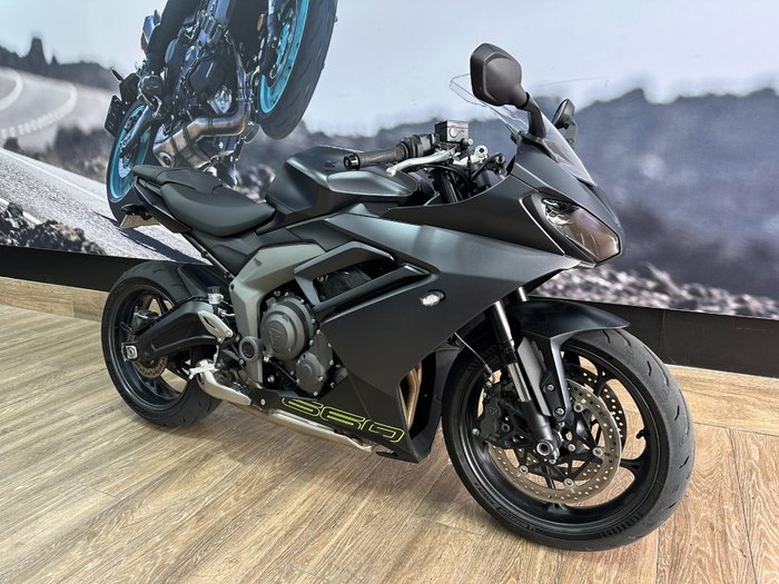 2025 Triumph DAYTONA 660 Black