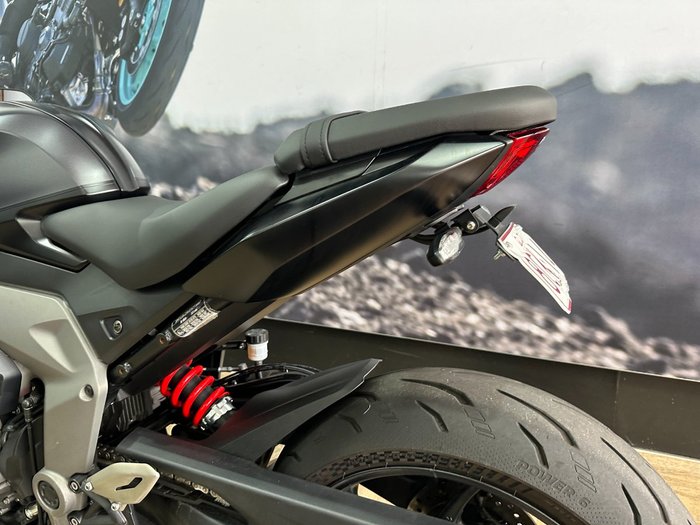 2025 Triumph DAYTONA 660 Black