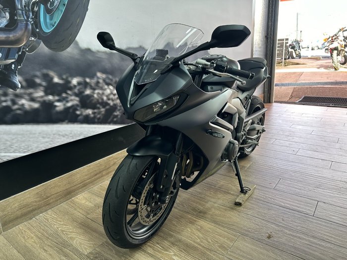 2025 Triumph DAYTONA 660 Black