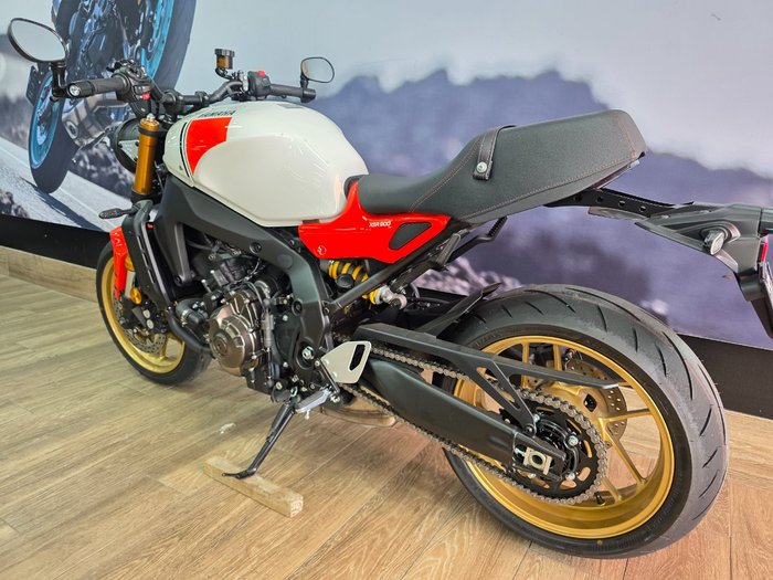 2024 Yamaha XSR900 (MTM850A) RED/WHITE