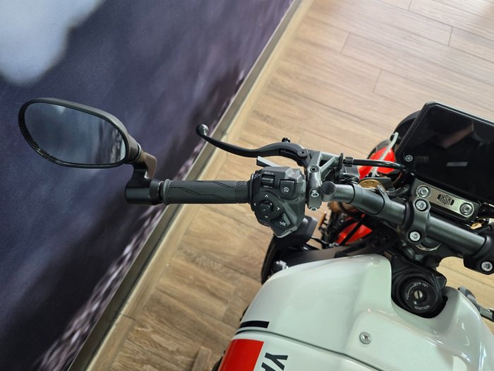 2024 Yamaha XSR900 (MTM850A) RED/WHITE