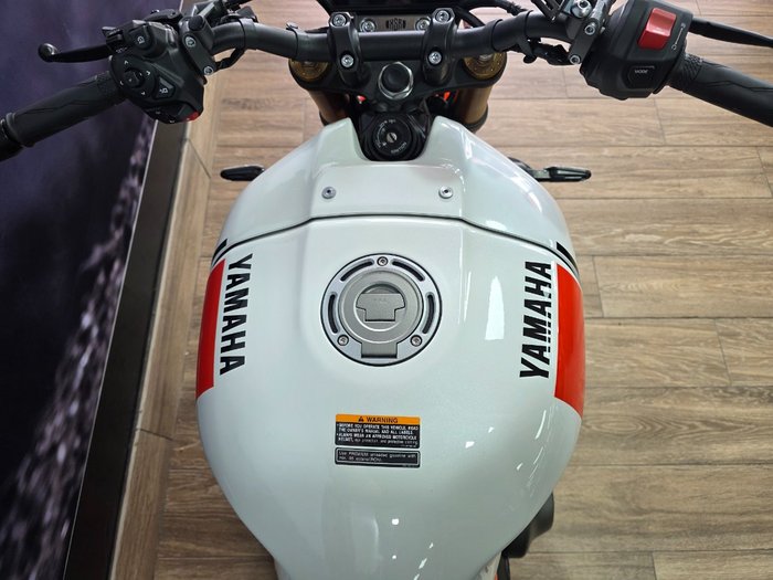2024 Yamaha XSR900 (MTM850A) RED/WHITE