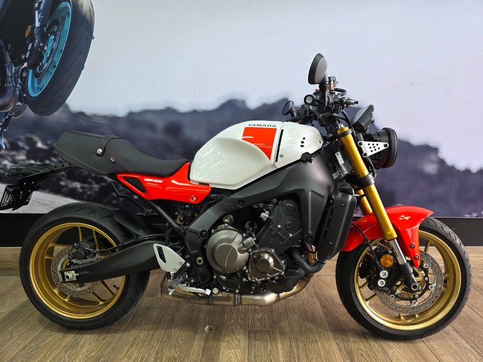 2024 Yamaha XSR900 (MTM850A) RED/WHITE