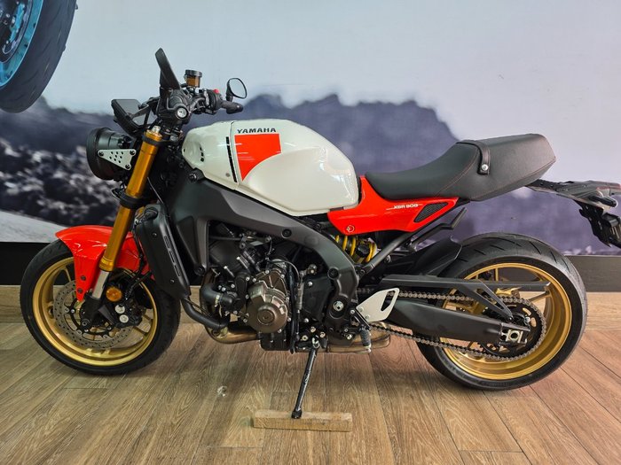 2024 Yamaha XSR900 (MTM850A) RED/WHITE