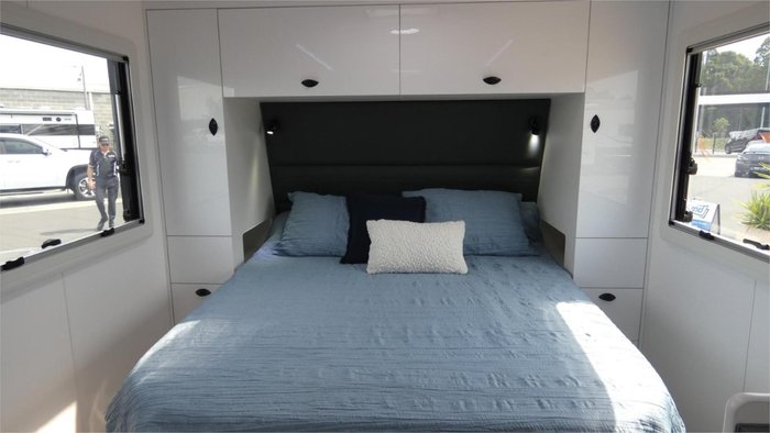 2025 Viscount V2 Premium