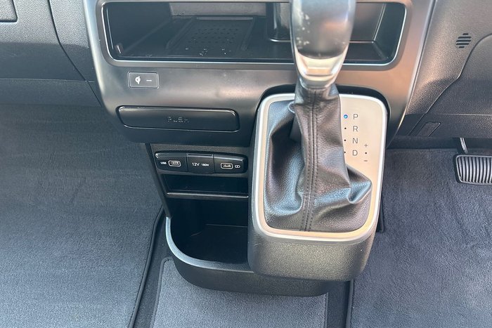 2021 Hyundai STARIA LOAD