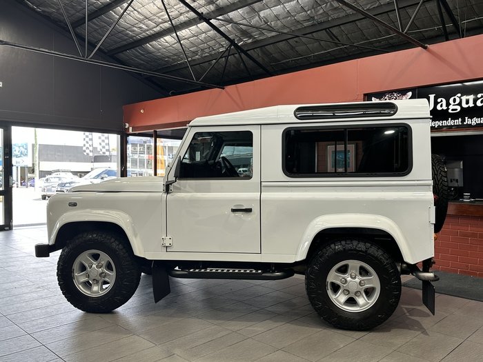 2016 Land Rover Defender Standard