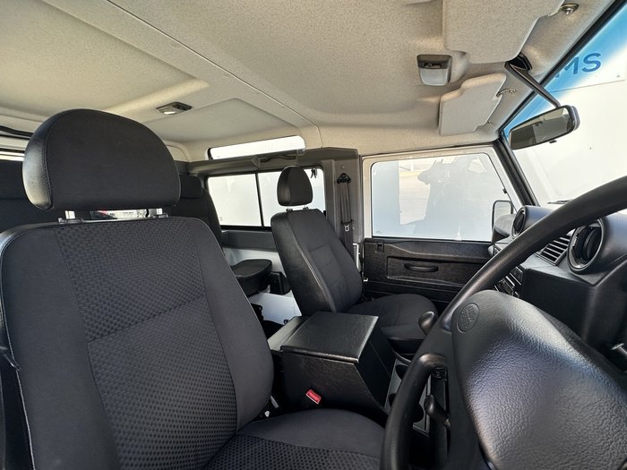 2016 Land Rover Defender Standard