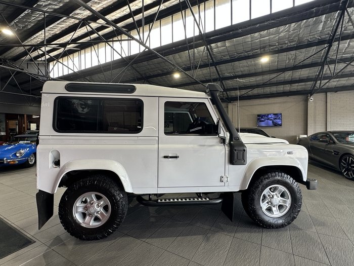 2016 Land Rover Defender Standard