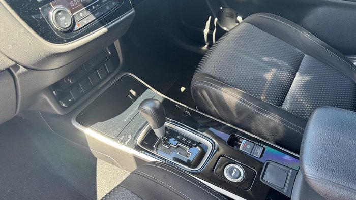 2016 Mitsubishi Outlander LS Safety Pack