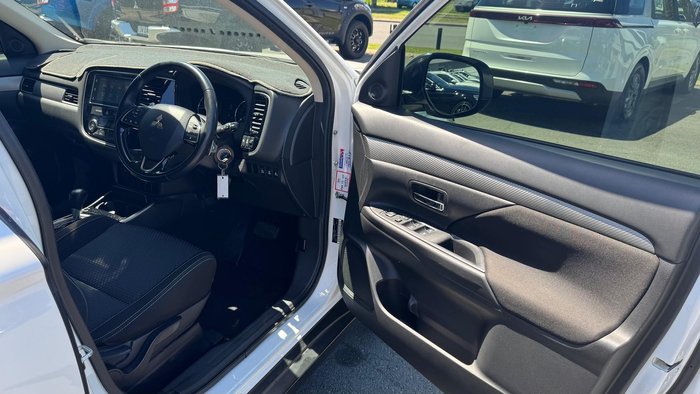 2016 Mitsubishi Outlander LS Safety Pack