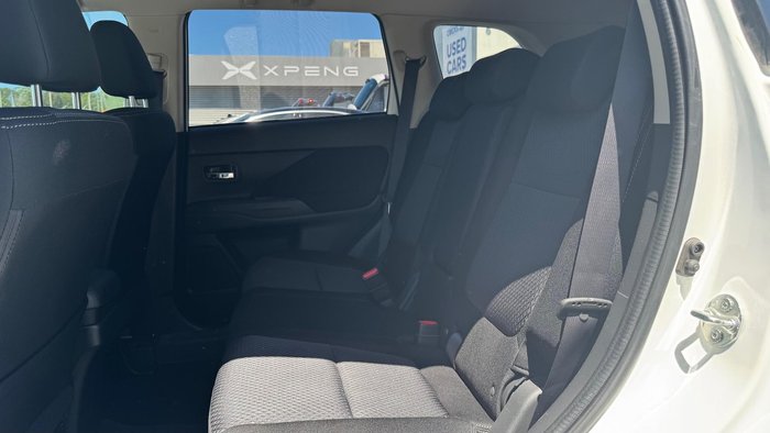 2016 Mitsubishi Outlander LS