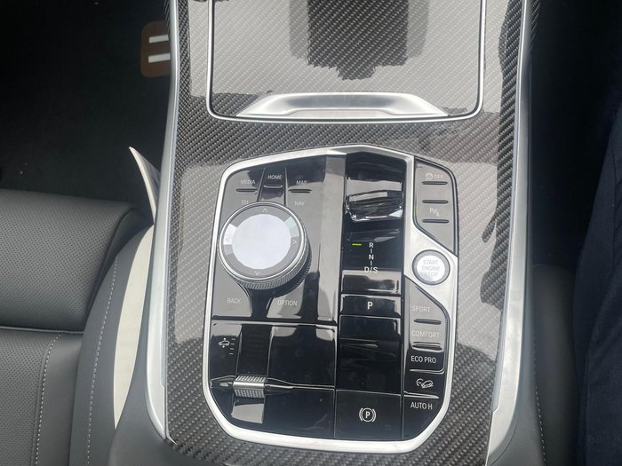 2025 BMW X7 xDrive40i M Sport