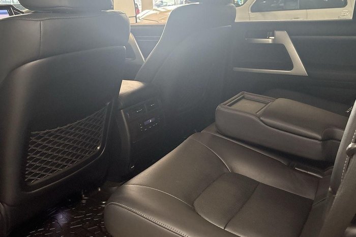 2020 Toyota Landcruiser VX