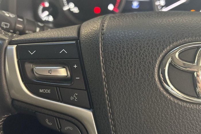 2020 Toyota Landcruiser VX