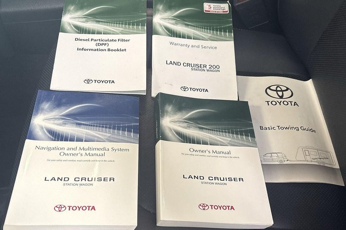 2020 Toyota Landcruiser VX