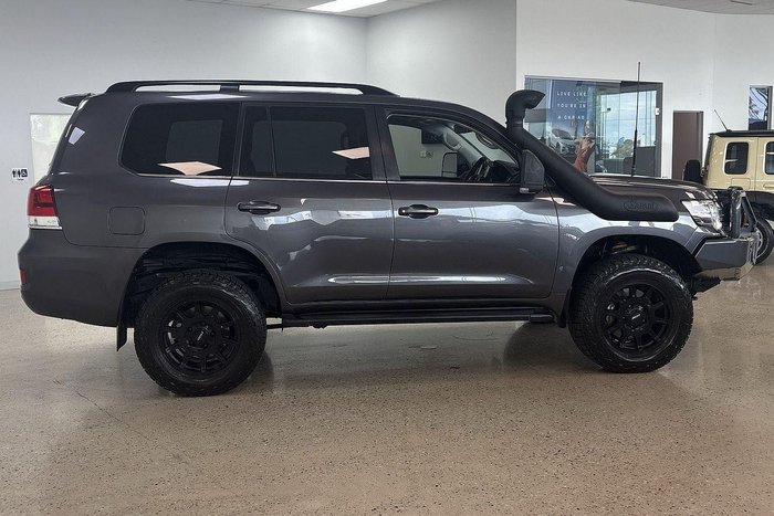 2020 Toyota Landcruiser VX