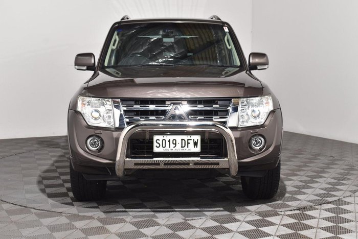 2013 Mitsubishi Pajero VR-X