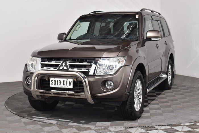 2013 Mitsubishi Pajero VR-X