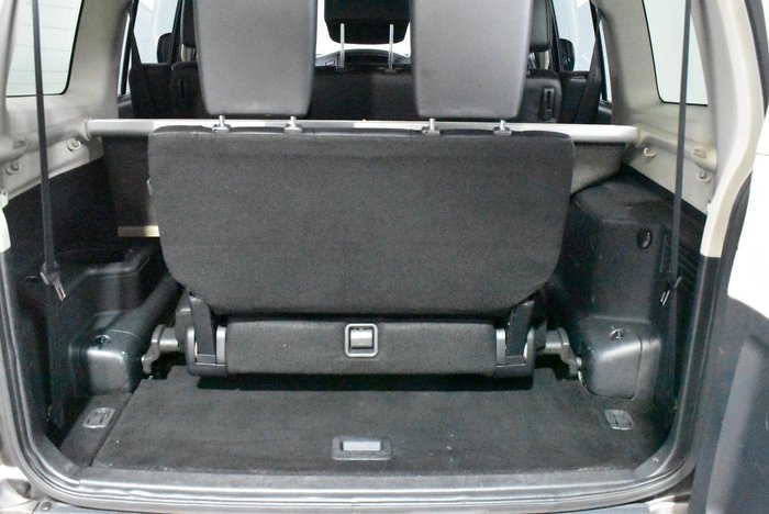 2013 Mitsubishi Pajero VR-X