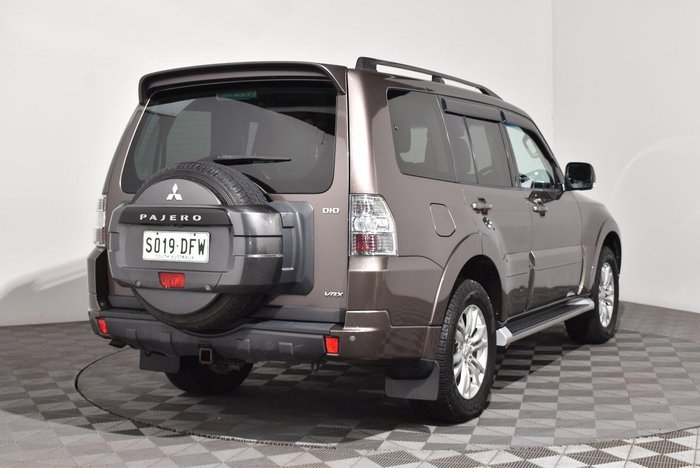 2013 Mitsubishi Pajero VR-X