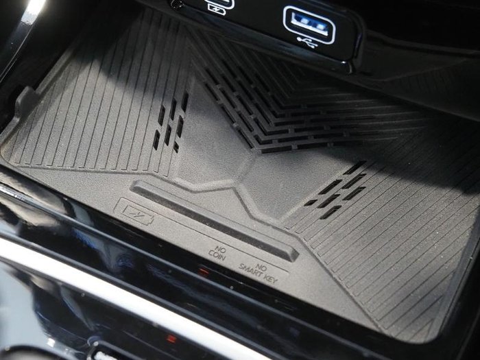 2025 Mahindra XUV3XO AX7L