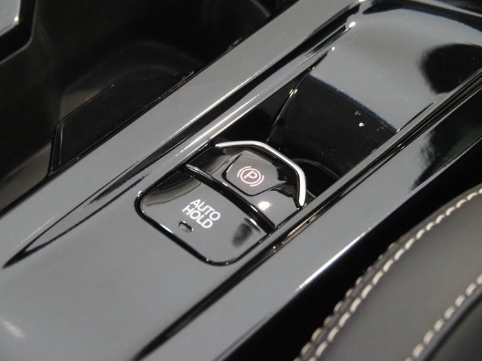 2025 Mahindra XUV3XO AX7L