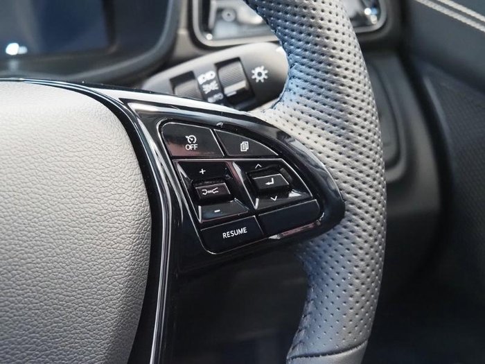 2025 Mahindra XUV3XO AX7L