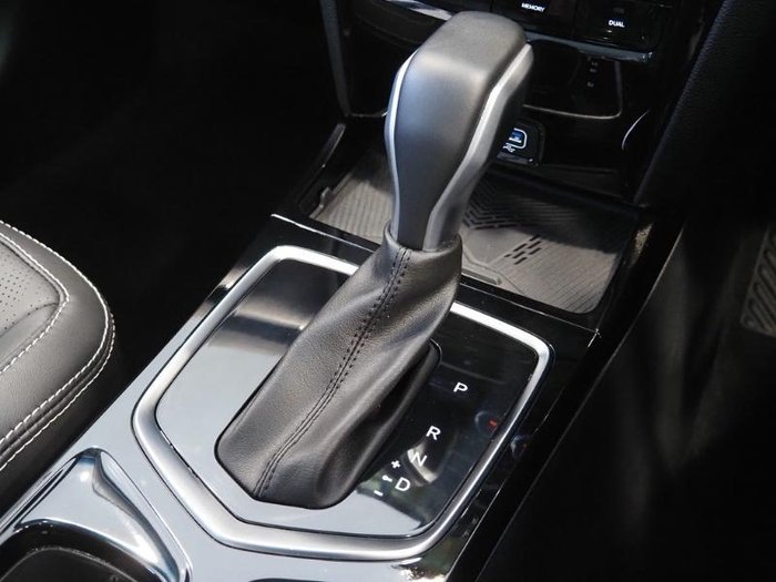 2025 Mahindra XUV3XO AX7L