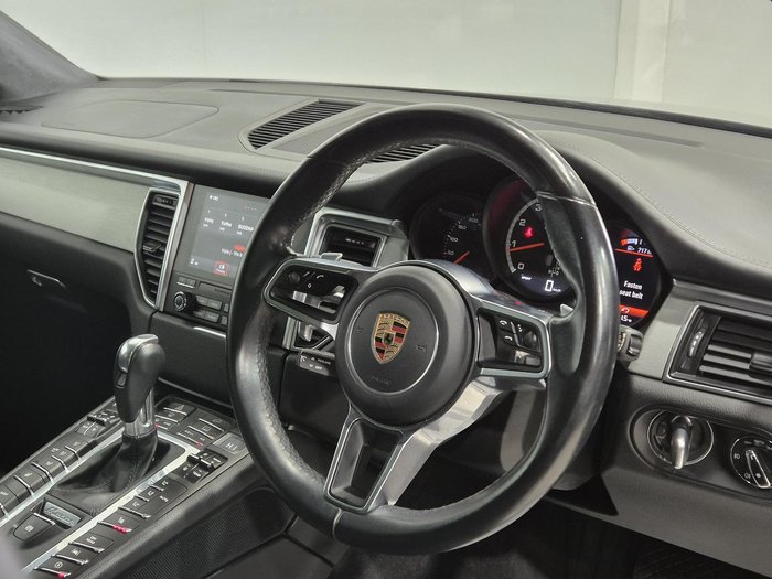 2017 Porsche Macan Turbo