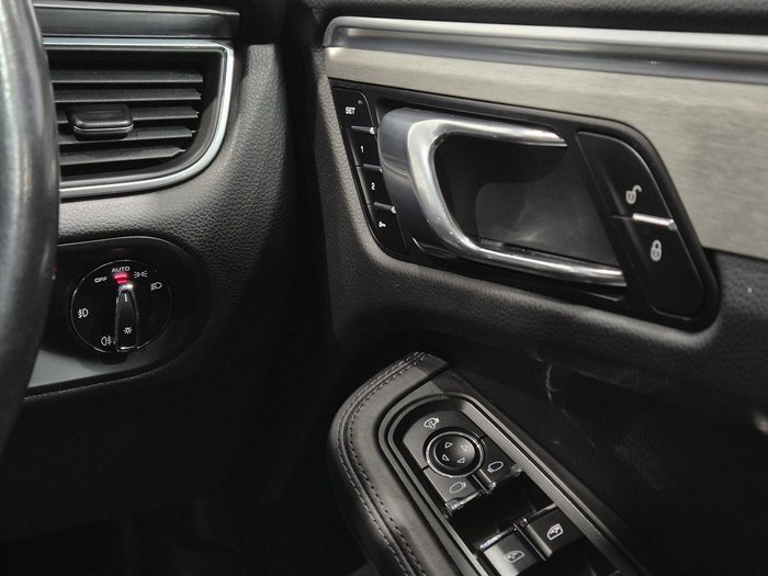 2017 Porsche Macan Turbo