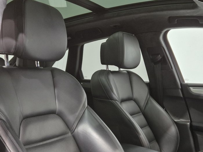 2017 Porsche Macan Turbo 95B MY17 AWD Grey