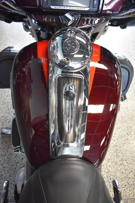 2017 Harley-davidson FLHTKSE CVO LIMITED RED