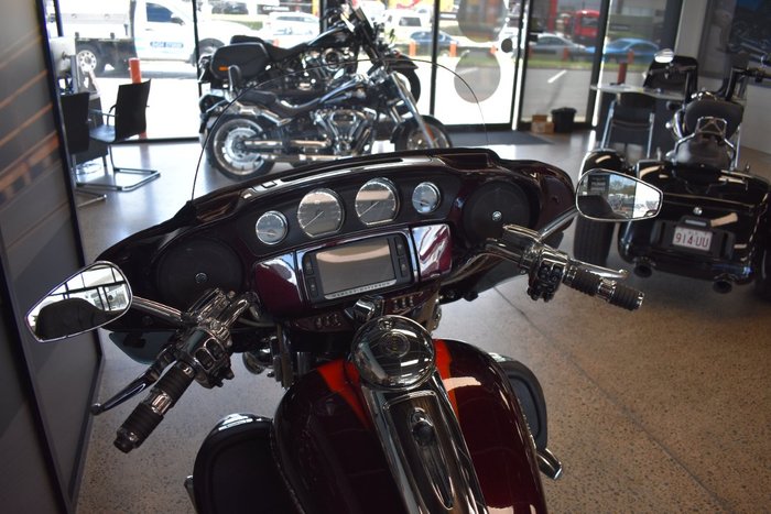 2017 Harley-davidson FLHTKSE CVO LIMITED RED