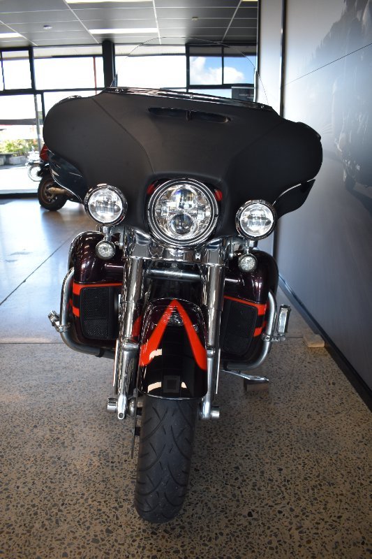 2017 Harley-davidson FLHTKSE CVO LIMITED RED