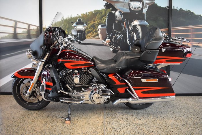 2017 Harley-davidson FLHTKSE CVO LIMITED RED