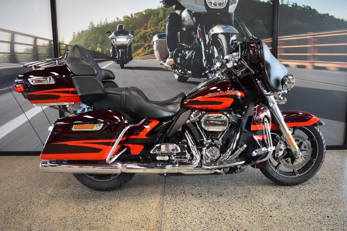 2017 Harley-davidson FLHTKSE CVO LIMITED RED