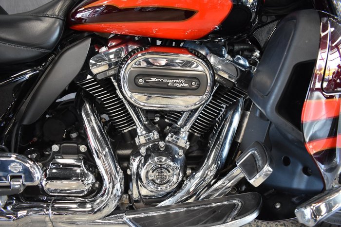 2017 Harley-davidson FLHTKSE CVO LIMITED RED