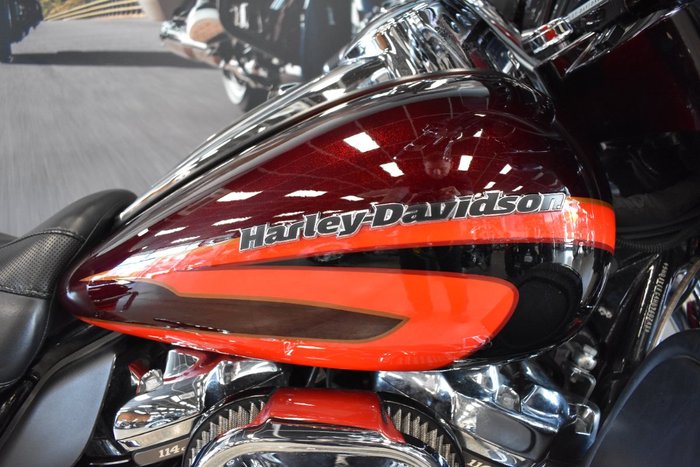 2017 Harley-davidson FLHTKSE CVO LIMITED RED