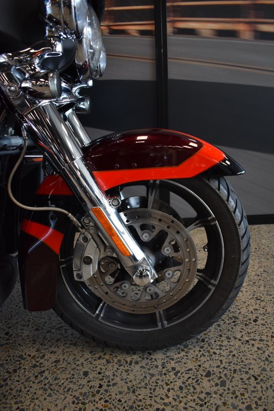 2017 Harley-davidson FLHTKSE CVO LIMITED RED