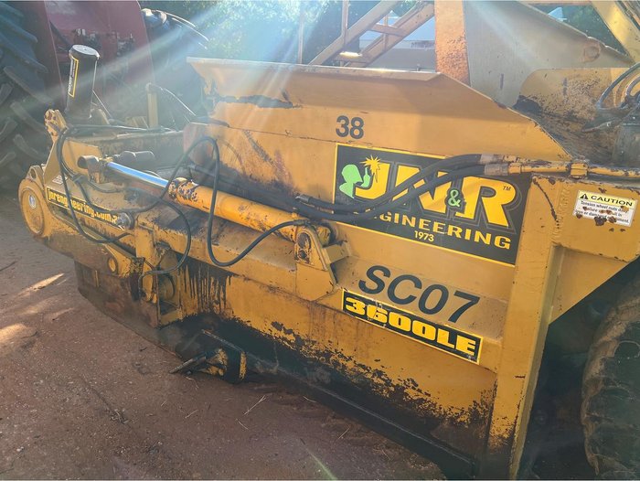 JNR Engineering Pull Behind Scraper 3600Le