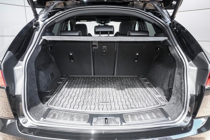 2023 Jaguar E-PACE P250 R-Dynamic SE