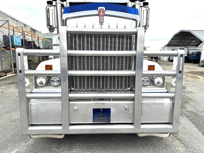 2018 Kenworth T909 Prime Mover 