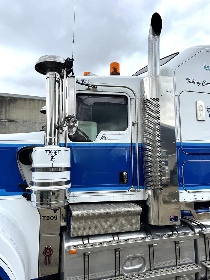 2018 Kenworth T909 Prime Mover 