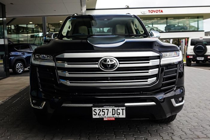 2022 Toyota Landcruiser Sahara ZX