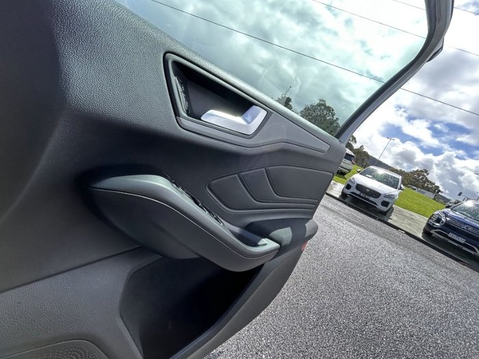 2019 FORD FOCUS TREND