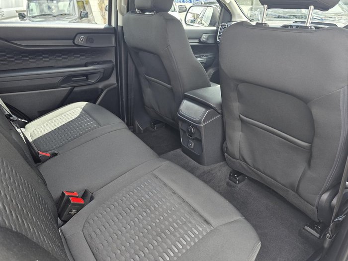 2025 Ford Everest Ambiente