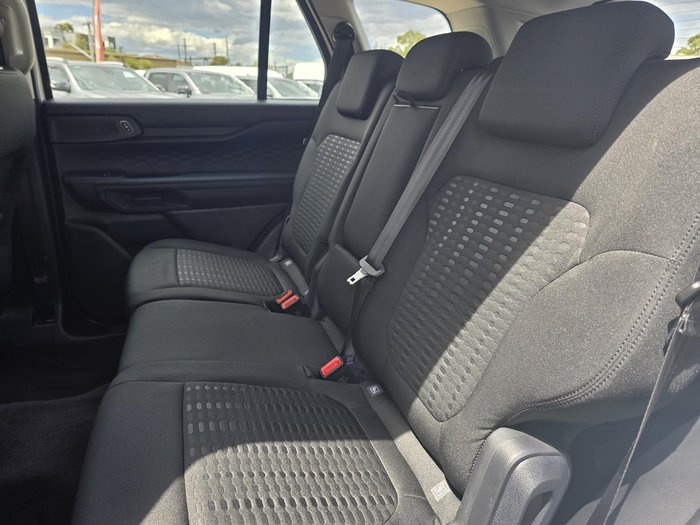 2025 Ford Everest Ambiente